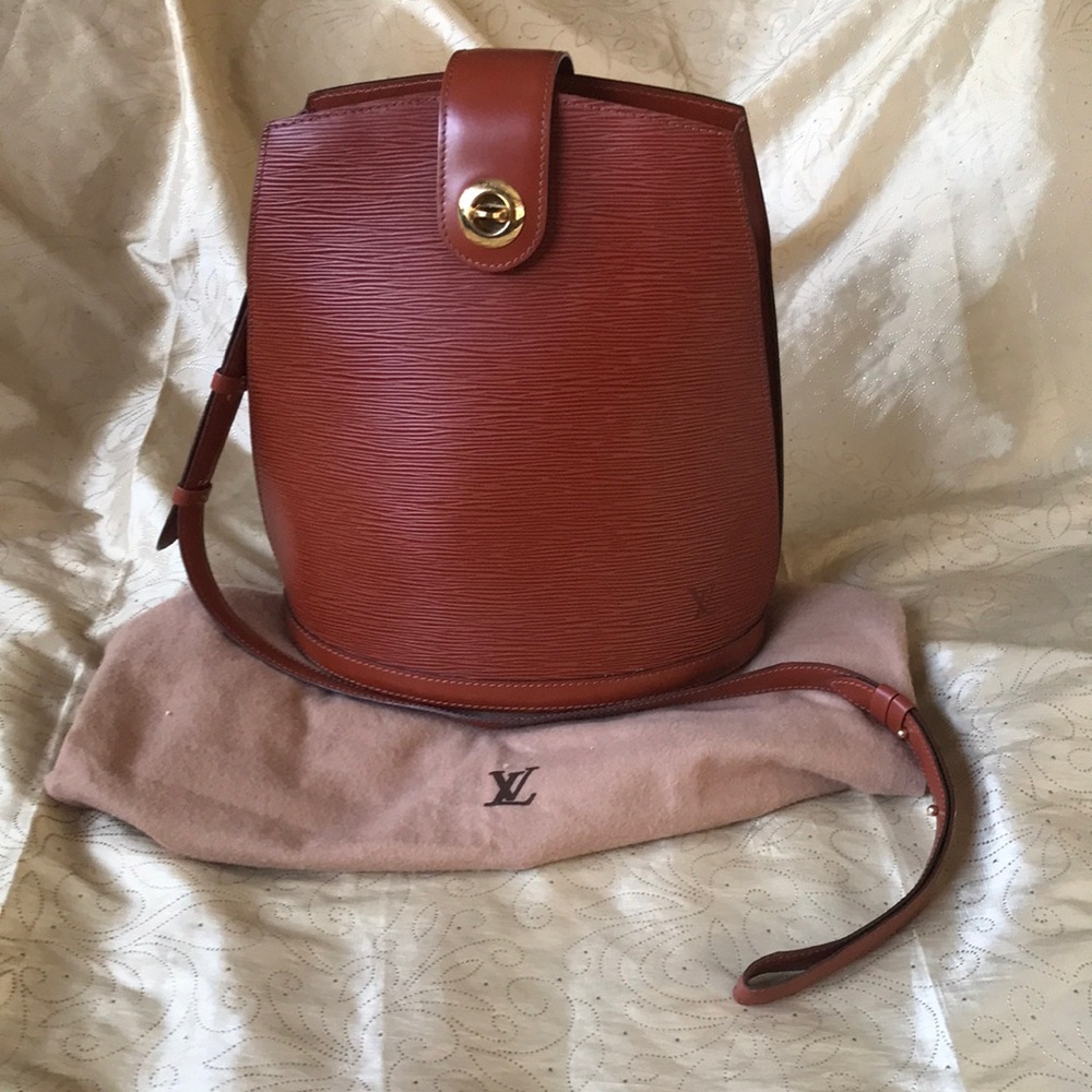 Vintage 1997 Louis Vuitton Cluny bucket bag in fawn epi leather (with dust bag)